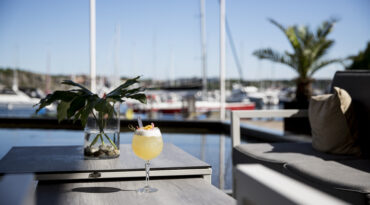 Sommarchill på terrassen & livemusik med Stisse & Tess