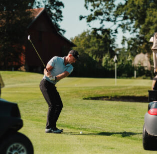 Rum, frukost & greenfee